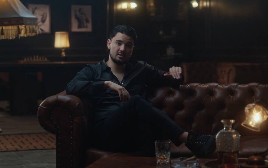 Alejandro Ramírez enseñando dinámicas de persuasión y seducción